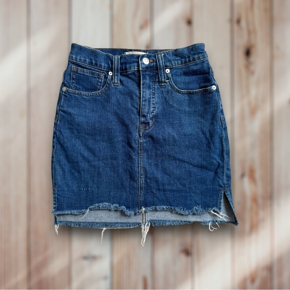 ✨ Madewell Stretch Denim Straight Mini Skirt: Step-Hem Edition - Picture 2 of 12